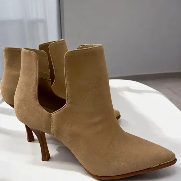 Vince Camuto Frendin Leather Tan Booties Size 9.5 - Picture 6 of 15